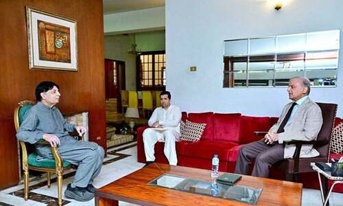 PM meets Ch Nisar, asks him to rejoin PML-N PM meets Ch Nisar, asks him to rejoin PML-N