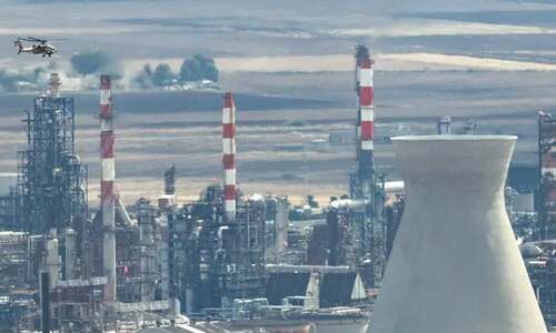 Israel&rsquo;s oil refineries resume operations