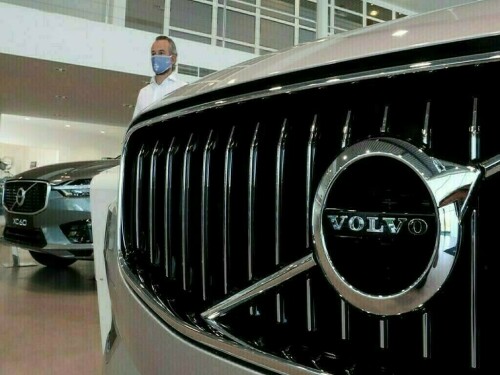Volvo Cars sales fall 12% in June, fully electric tumble 26%