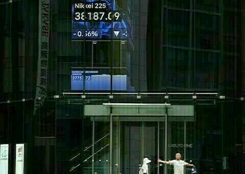 Asian shares tick up ahead of US payrolls test; Trump&rsquo;s tax bill in focus