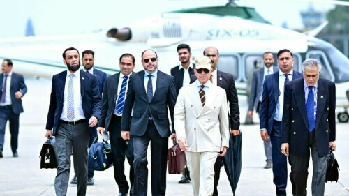 وزیراعظم شہباز شریف ای سی او سربراہی اجلاس میں شرکت کیلئے آذربائیجان روانہ