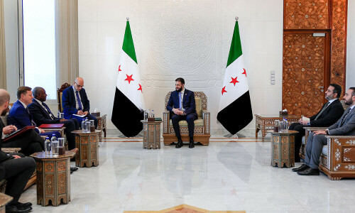 British FM meets Syrian president in Damascus