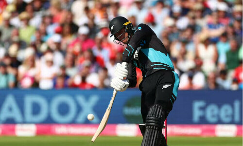 Injured NZ opener Allen out of T20 tri-series in Zimbabwe