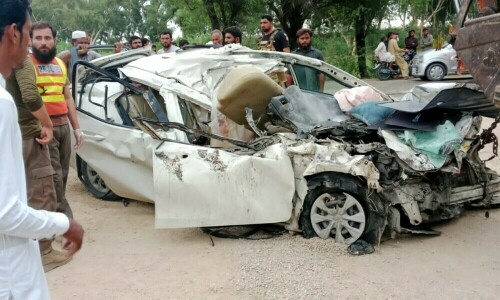 ڈی آئی خان میں ٹریفک حادثہ،3 بہن بھائیوں سمیت 5 افراد جاں بحق
