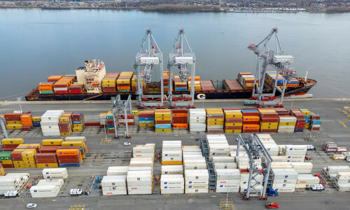 Trump puts 35% tariff on Canada, eyes 15%-20% tariffs for others