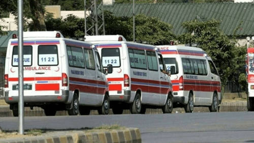 Five of a family killed in bus-car collision in Punjab&rsquo;s Hasilpur