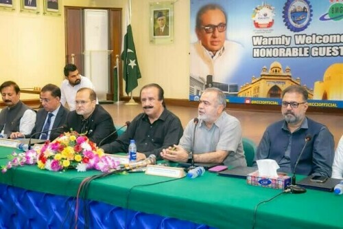 مذاکرات میں پیش رفت، تاجروں نے ہڑتال ملتوی کرنے پر اتفاق کرلیا، وزارتِ خزانہ
