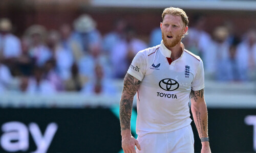 &lsquo;Incredible&rsquo; Stokes put body on line for England: Root