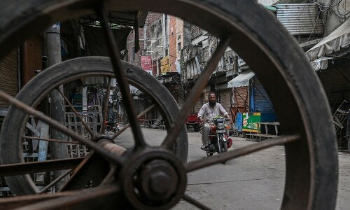 Karachi, Lahore hit by strike against &lsquo;anti-business&rsquo; tax measures