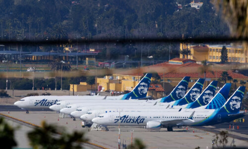 Alaska Airlines requests ground stop for all mainline aircraft, FAA says