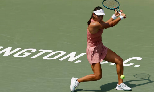 Raducanu beats Osaka in straight sets to reach Washington quarters