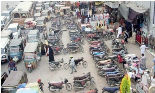 Sindh govt bans parking fees on Karachi roads