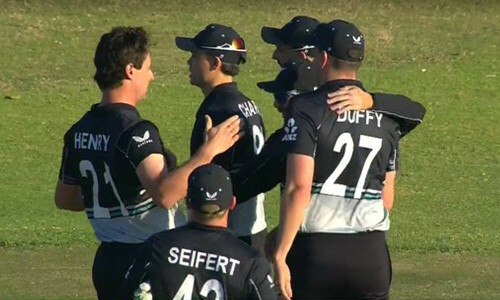 Henry guides New Zealand to T20 Tri-Series win over S Africa