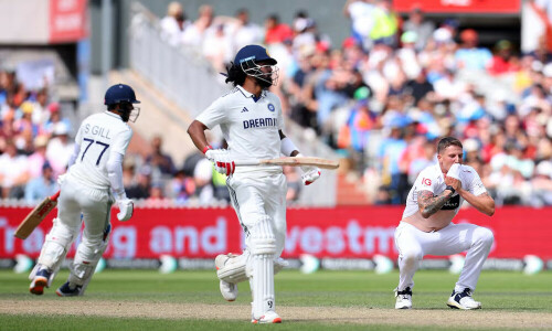 Gill and Rahul steady India after early wobble to frustrate England