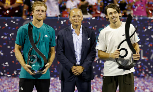 &lsquo;Lucky&rsquo; De Minaur saves three match points to lift Washington Open title