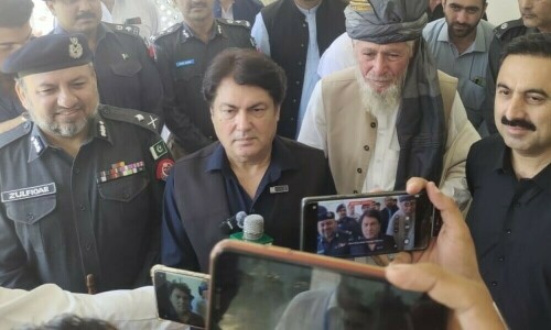 وزیر اعلیٰ خیبر پختونخوا تیراہ واقعے پر انتظامیہ سے رابطے میں ہیں، بیرسٹر سیف