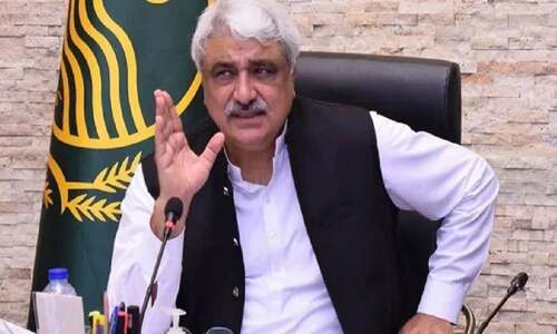 Minister reviews preparations for heavy rains