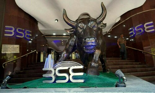 Indian equity benchmarks edge lower