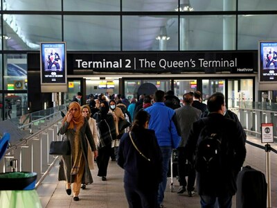 UK introduces e-Visas for Pak students, workers