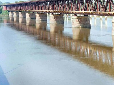 River Chenab rises rapidly; flood risk escalates at Head Marala