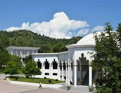 GIK Institute & HBL explore strategic collaboration