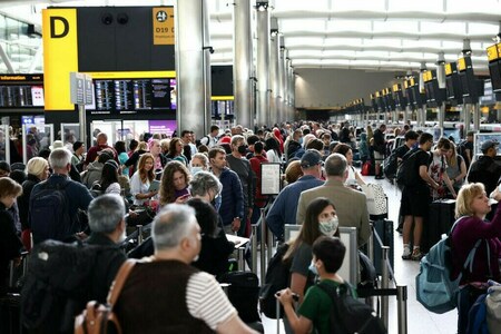 UK airports disrupted by air traffic control issue