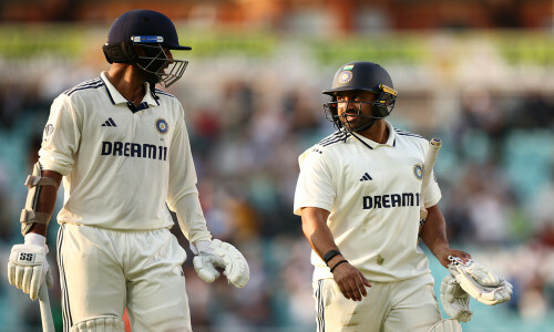 India collapse again to leave England in charge