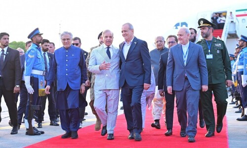 After meeting Nawaz in Lahore, Iranian president arrives in Islamabad