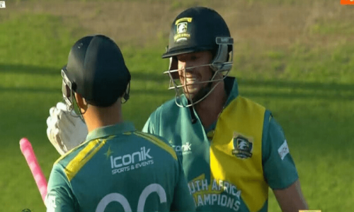 De Villiers&rsquo; unbeaten blitz outclasses Pakistan in WCL final