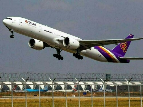 Thai Airways share prices rise after trading resumes