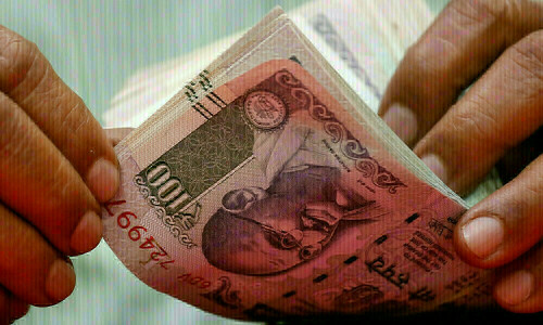 India’s 10-year bond yield falls most in 12 weeks tracking US peers