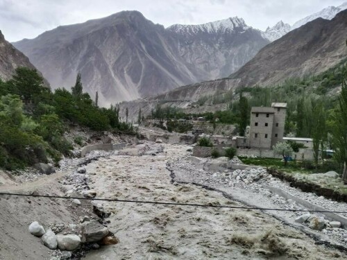 وزیراعظم کا سیلاب سے متاثرہ گلگت بلتستان کا دورہ