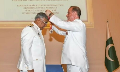 پاک بحریہ کے سربراہ کو ترکیہ کے اعلیٰ عسکری اعزاز سے نواز دیا گیا