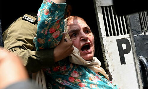 Scores of PTI workers, leaders arrested as party demands Imran Khan&rsquo;s release