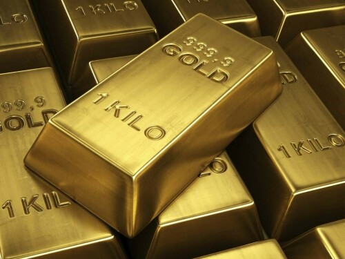 Gold gains as Trump doubles India tariffs, boosting safe-haven demand