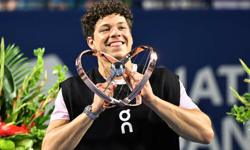 Shelton outlasts Khachanov to win first Masters 1000 title at Canadian Open Shelton outlasts Khachanov to win first Masters 1000 title at Canadian Open