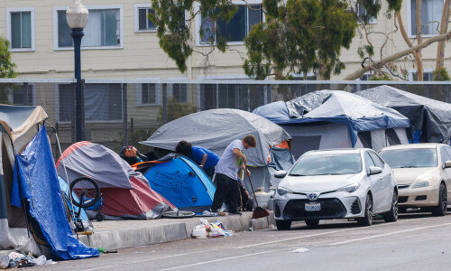 Trump says to move homeless people ‘far’ from Washington