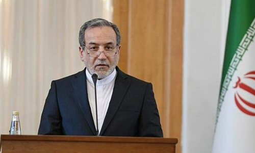 Iran FM says &lsquo;working with China and Russia&rsquo; to stop European sanctions