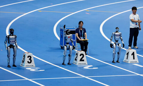 Robots race, play football, crash and collapse at China’s ‘robot Olympics’ Robots race, play football, crash and collapse at China’s ‘robot Olympics’