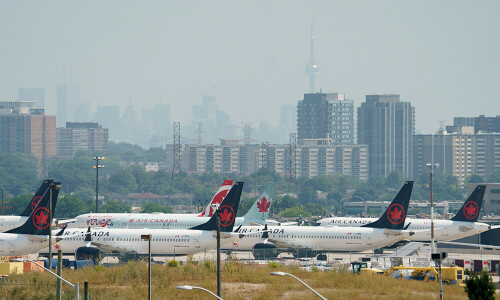 Air Canada to resume flights after govt directive ends strike