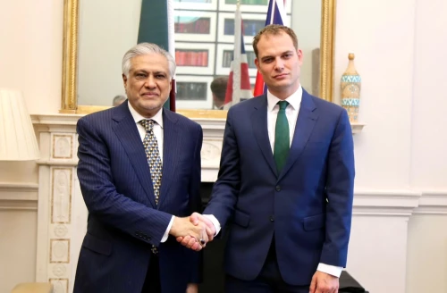 FM Dar, UK minister discuss regional, global developments