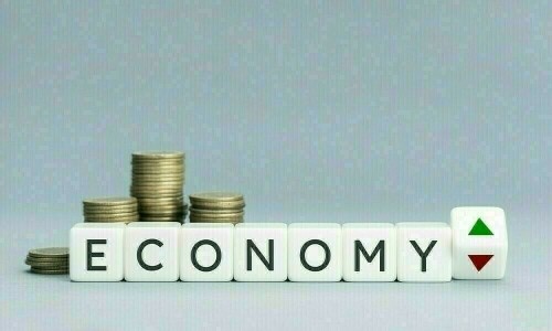 پاکستان کی حقیقی اقتصادی شرح نمو 2027 تک 3.5 فیصد تک پہنچنے کی توقع ہے، فِچ