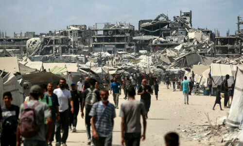 Thousands of Palestinians leave Gaza City fearing Israeli offensive