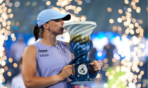 Iga Swiatek beats Paolini to clinch WTA Cincinnati Open title