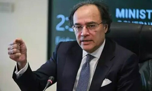 آر ایل این جی کی لاگت کے بقایاجات کی وصولی مؤخر ہوگئی، گارمنٹس برآمد کنندگان کی وزیر خزانہ سے ملاقات کے بعد گفتگو