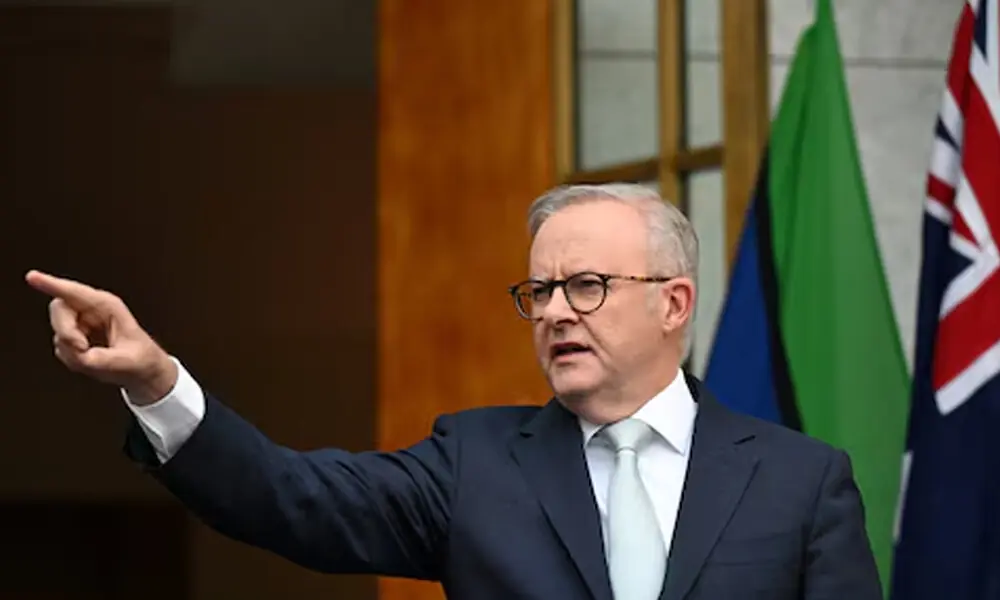 Australia expels Iranian envoy over antisemitic attacks