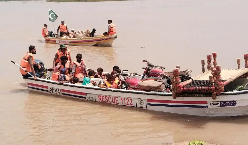 سمبڑیال میں سیلابی ریلے سے 7 افراد جاں بحق، ملک بھر سے 2 لاکھ 10 ہزار افراد کا محفوظ انخلاء مکمل، این ڈی ایم اے
