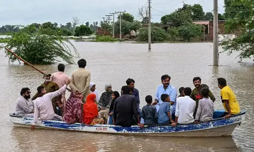 پاکستان کے لیے سیلابی امداد: ایشیائی ترقیاتی بینک کا 30 لاکھ ڈالر ہنگامی گرانٹ کا اعلان