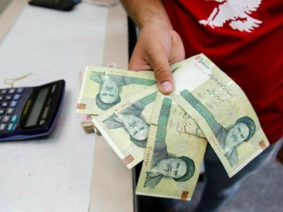 Iran moves to remove zeros from plunging national currency