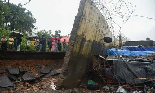 Seven dead after wall collapse in India&rsquo;s capital